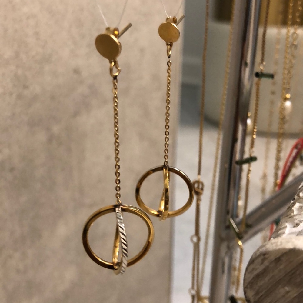 14k two tone gold circle dangle earrings